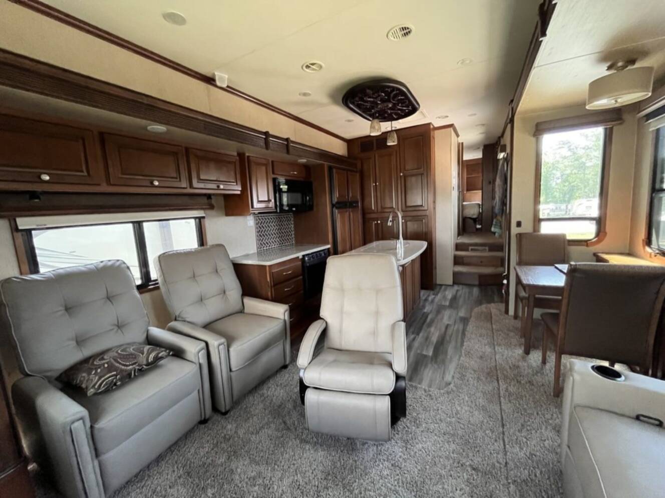A photo of this 2014 Heartland LANDMARK Landmark LM MONTEREY