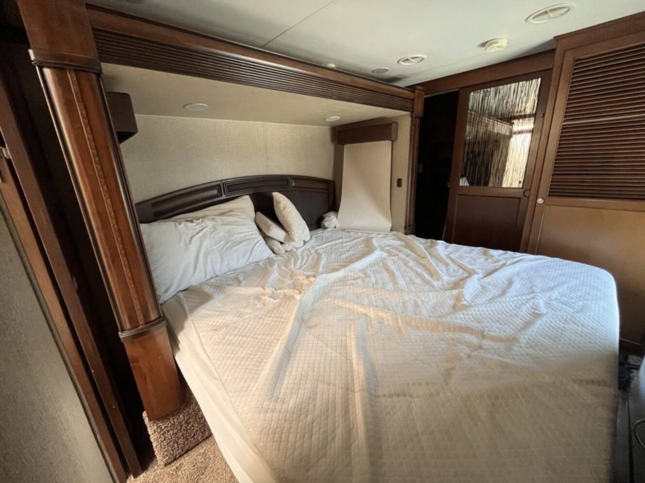 A photo of this 2014 Heartland LANDMARK Landmark LM MONTEREY