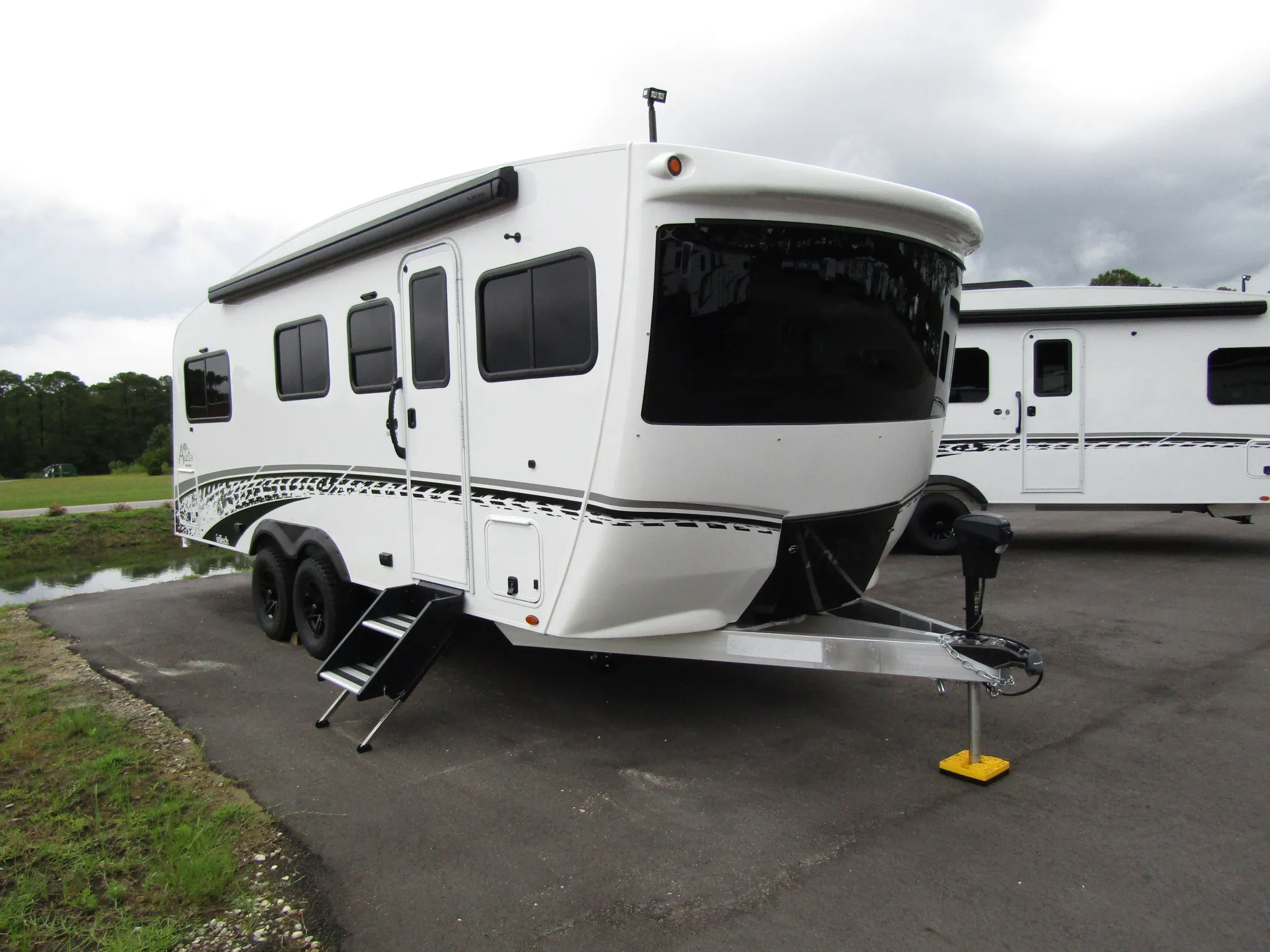 2026 Intech INTECH AUCTA WILLOW RV