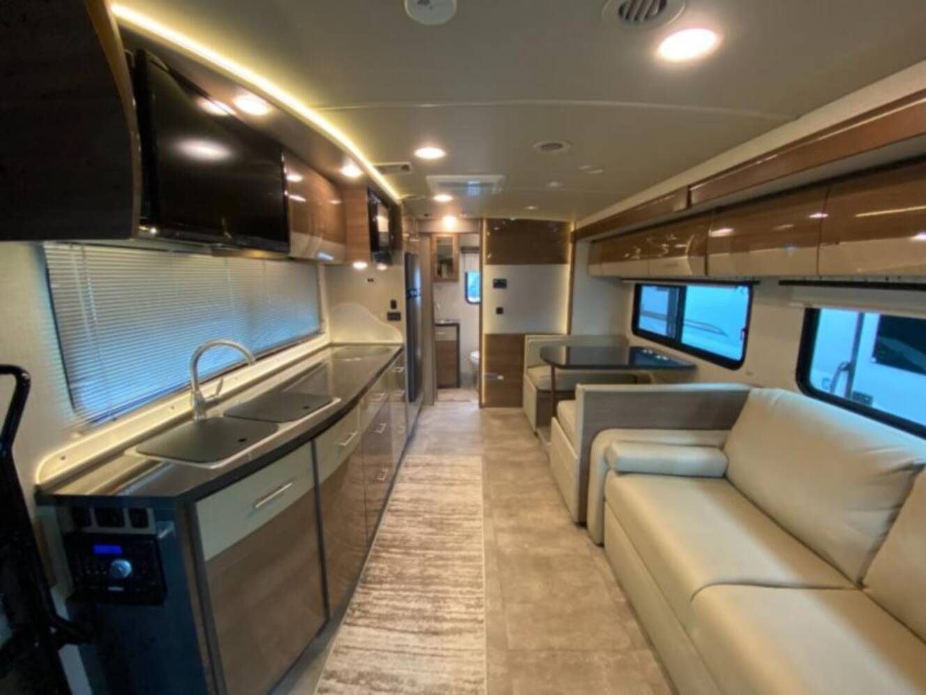 A photo of this 2015 Itasca Navion 24M