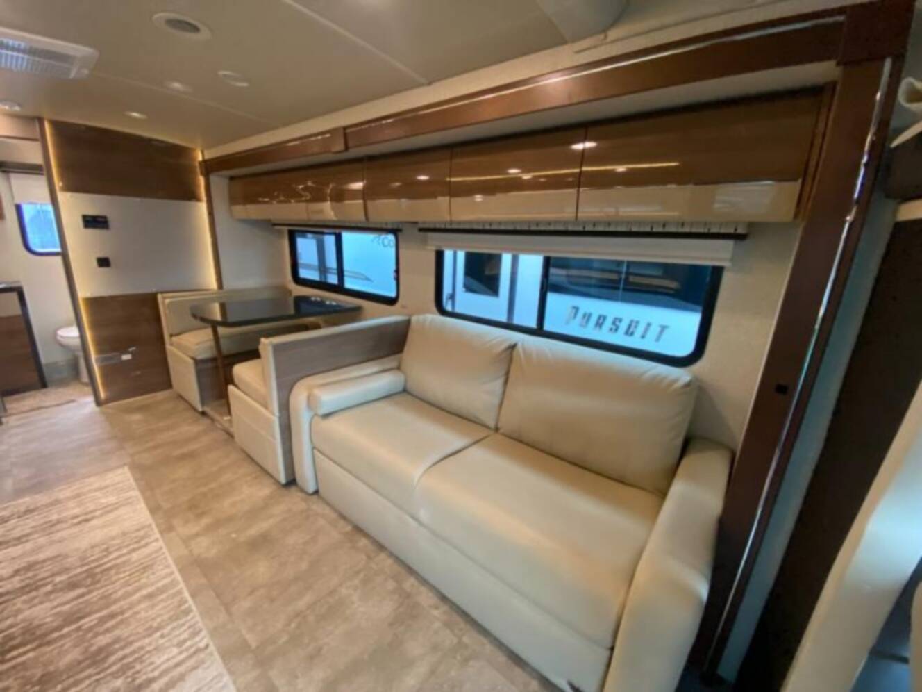A photo of this 2015 Itasca Navion 24M