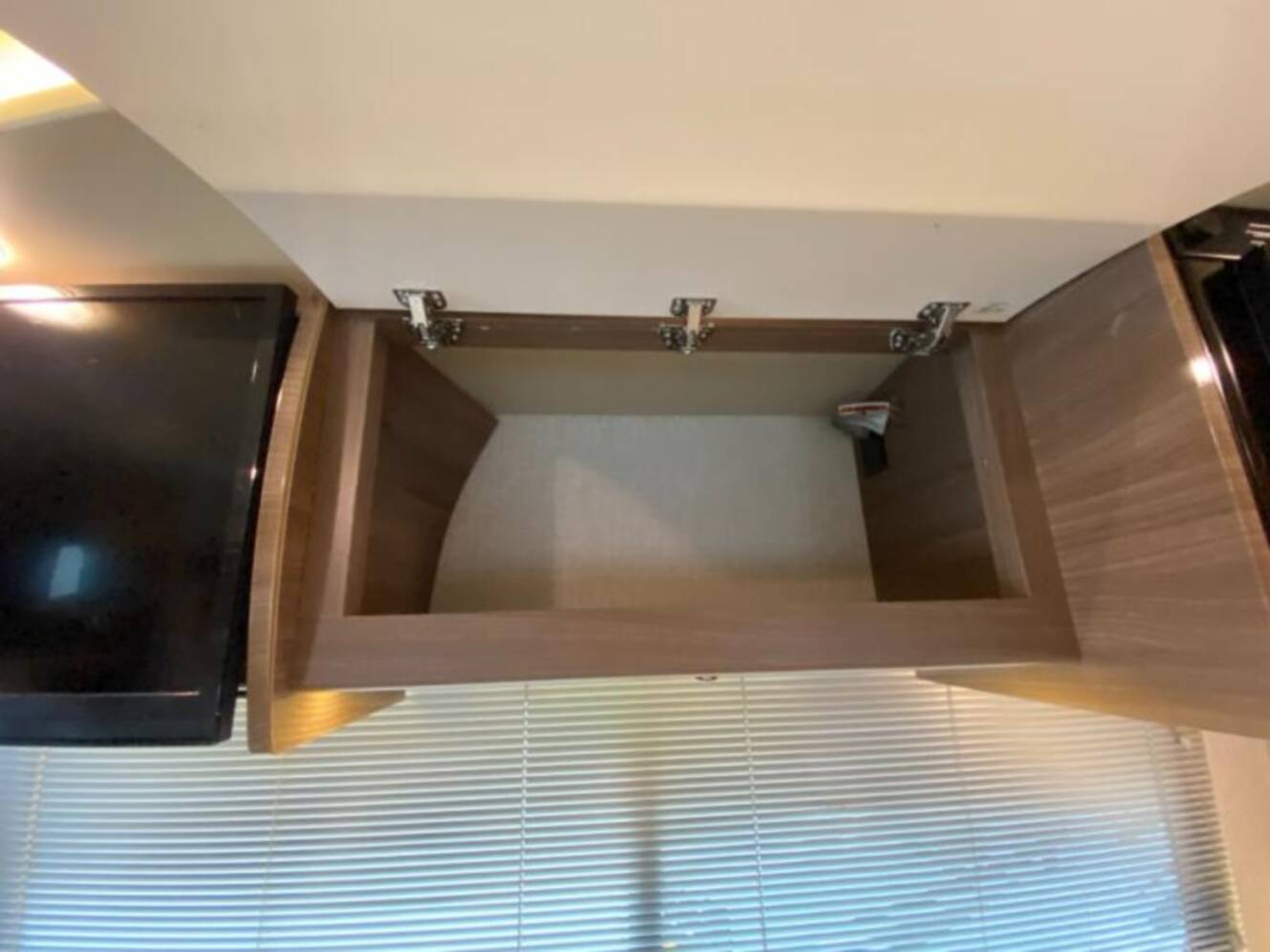 A photo of this 2015 Itasca Navion 24M