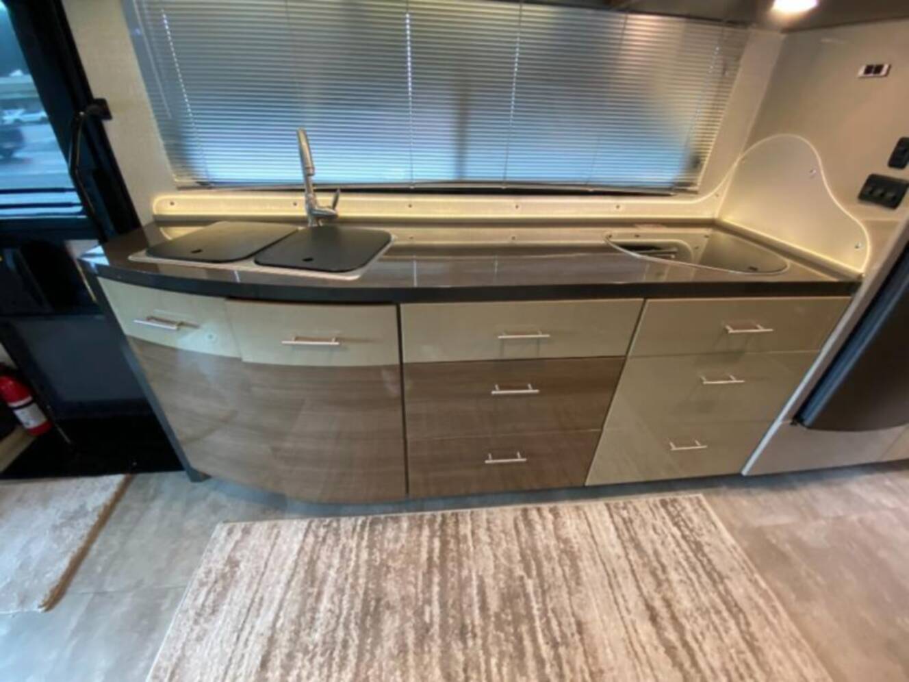 A photo of this 2015 Itasca Navion 24M