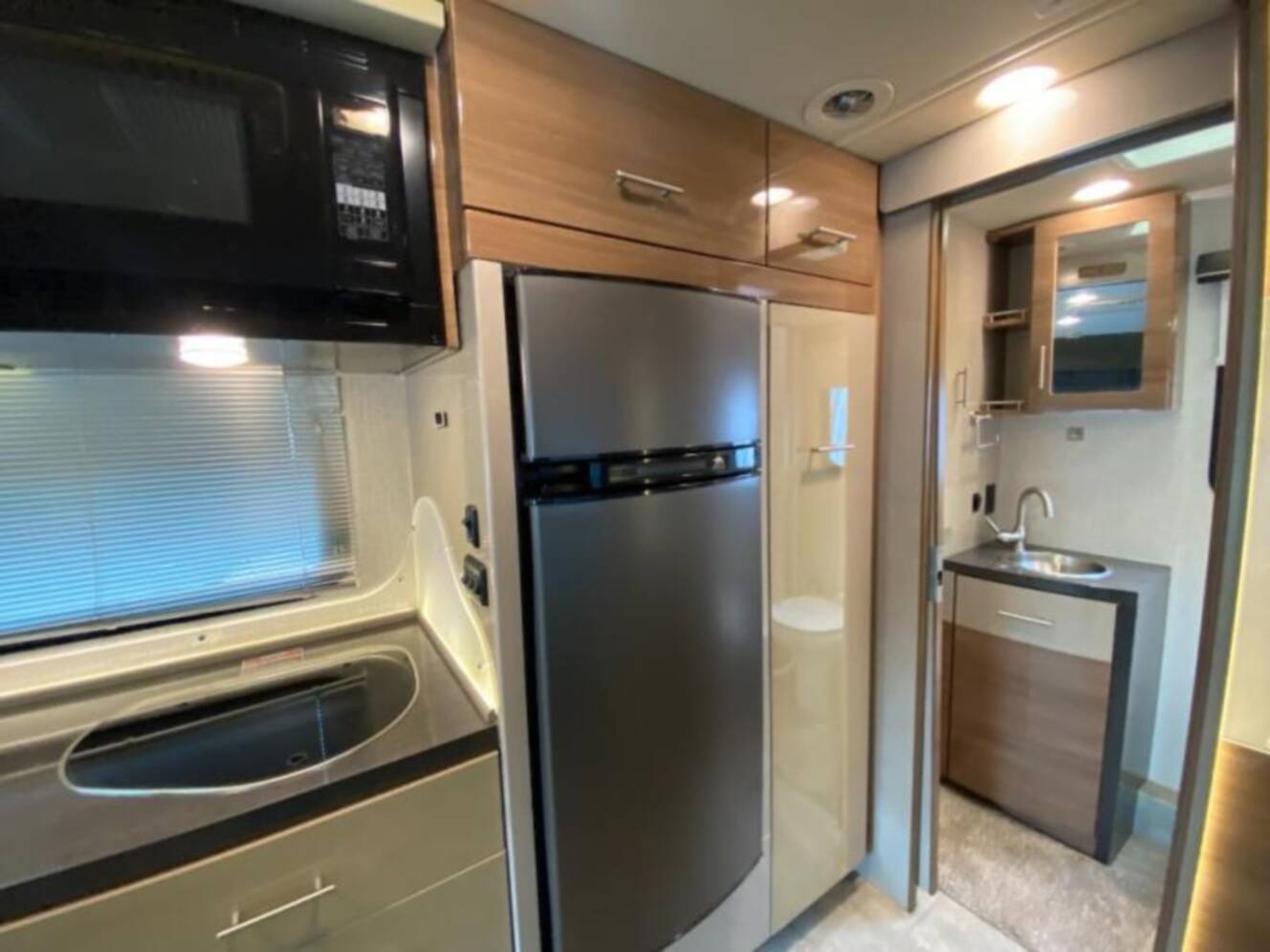 A photo of this 2015 Itasca Navion 24M