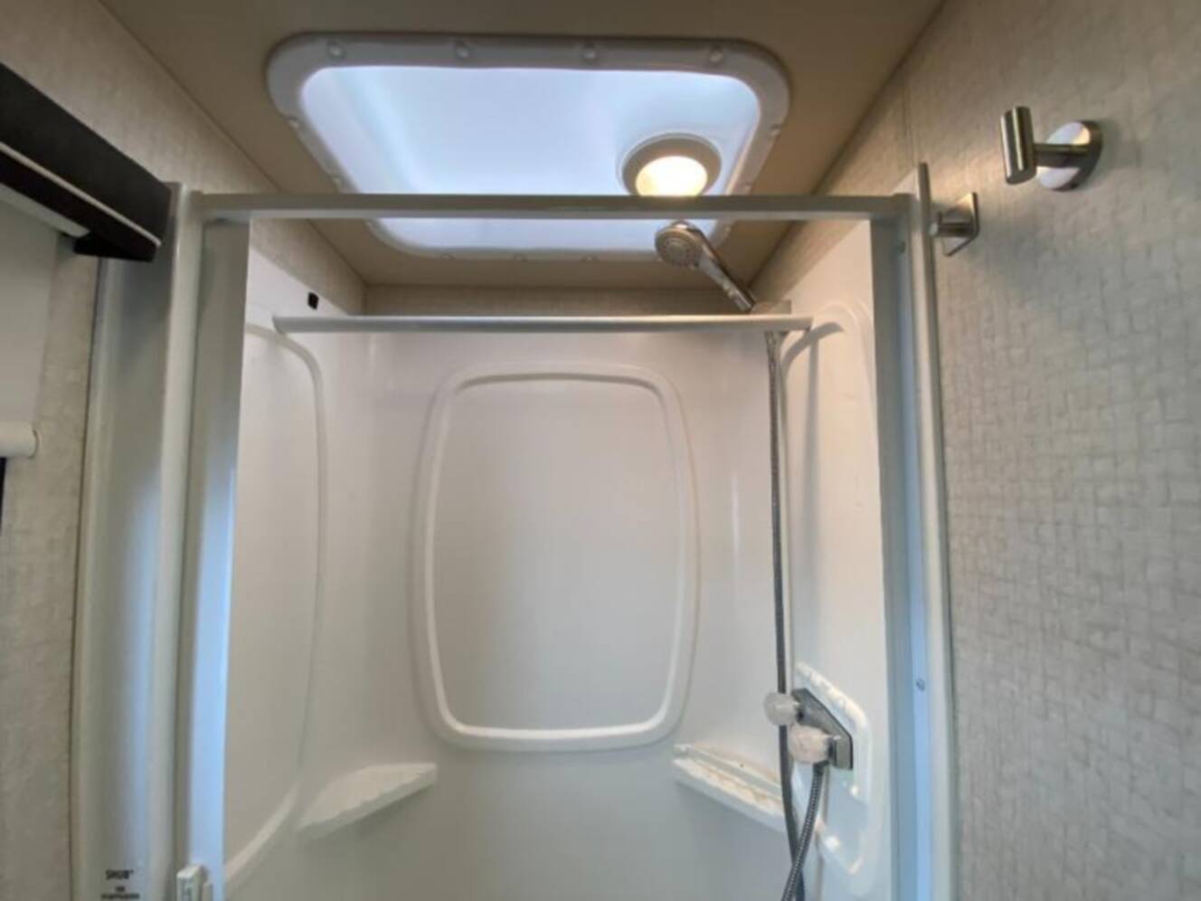 A photo of this 2015 Itasca Navion 24M