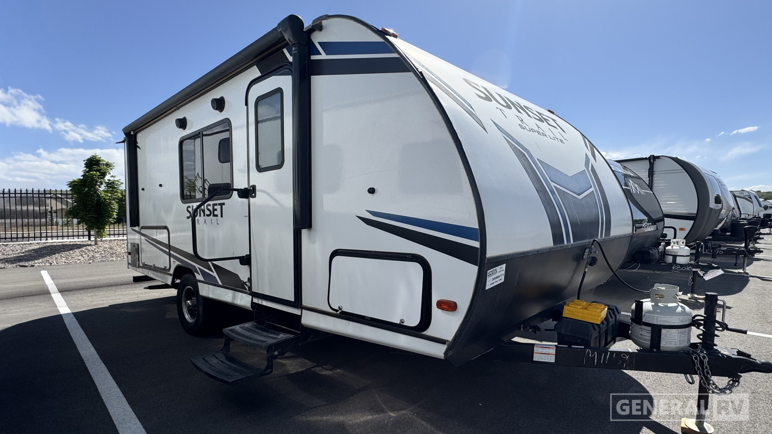 2021 Crossroads Rv Sunset Trail Super Lite 186BH in south weber UT