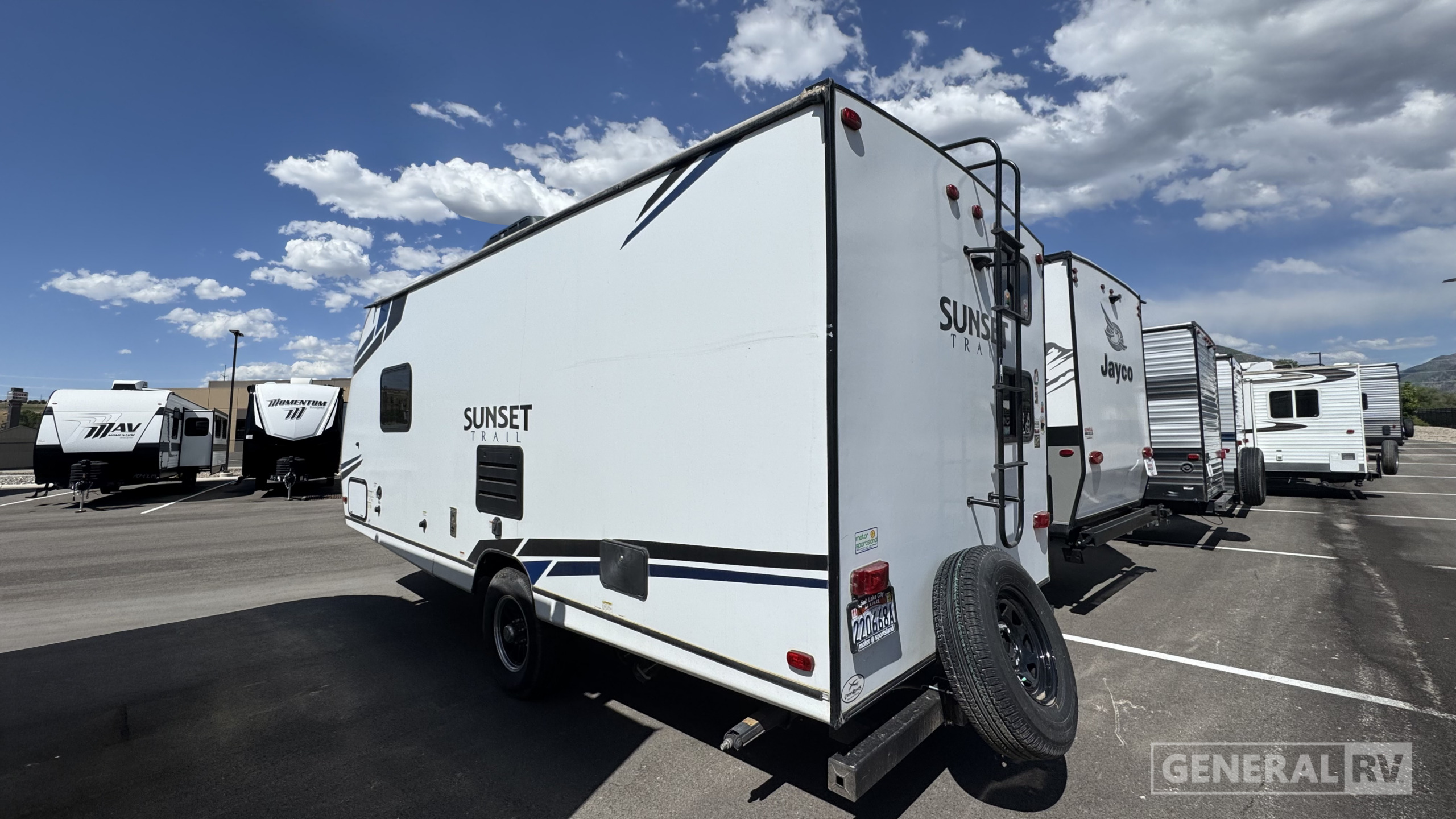 2021 Crossroads Rv Sunset Trail Super Lite 186BH in south weber UT
