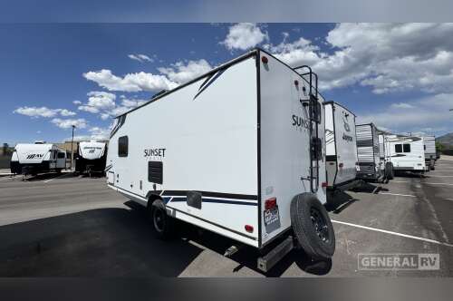 2021 Crossroads Rv Sunset Trail Super Lite 186BH in south weber UT