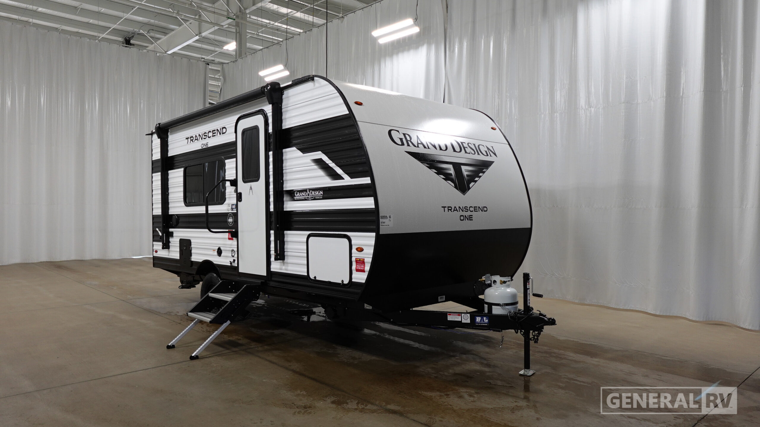 2027 Grand Design Transcend One 151RB in north canton OH
