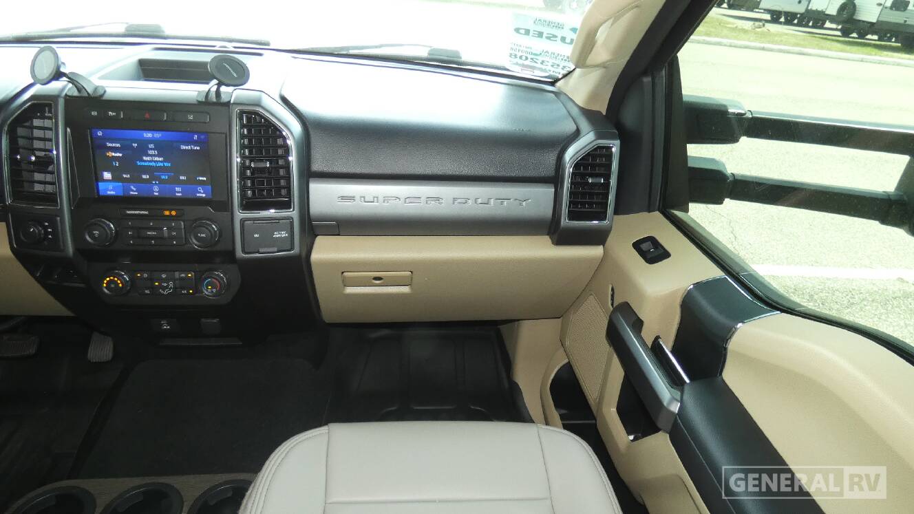 A photo of this 2021 Thor Motor Coach OMNI SV34
