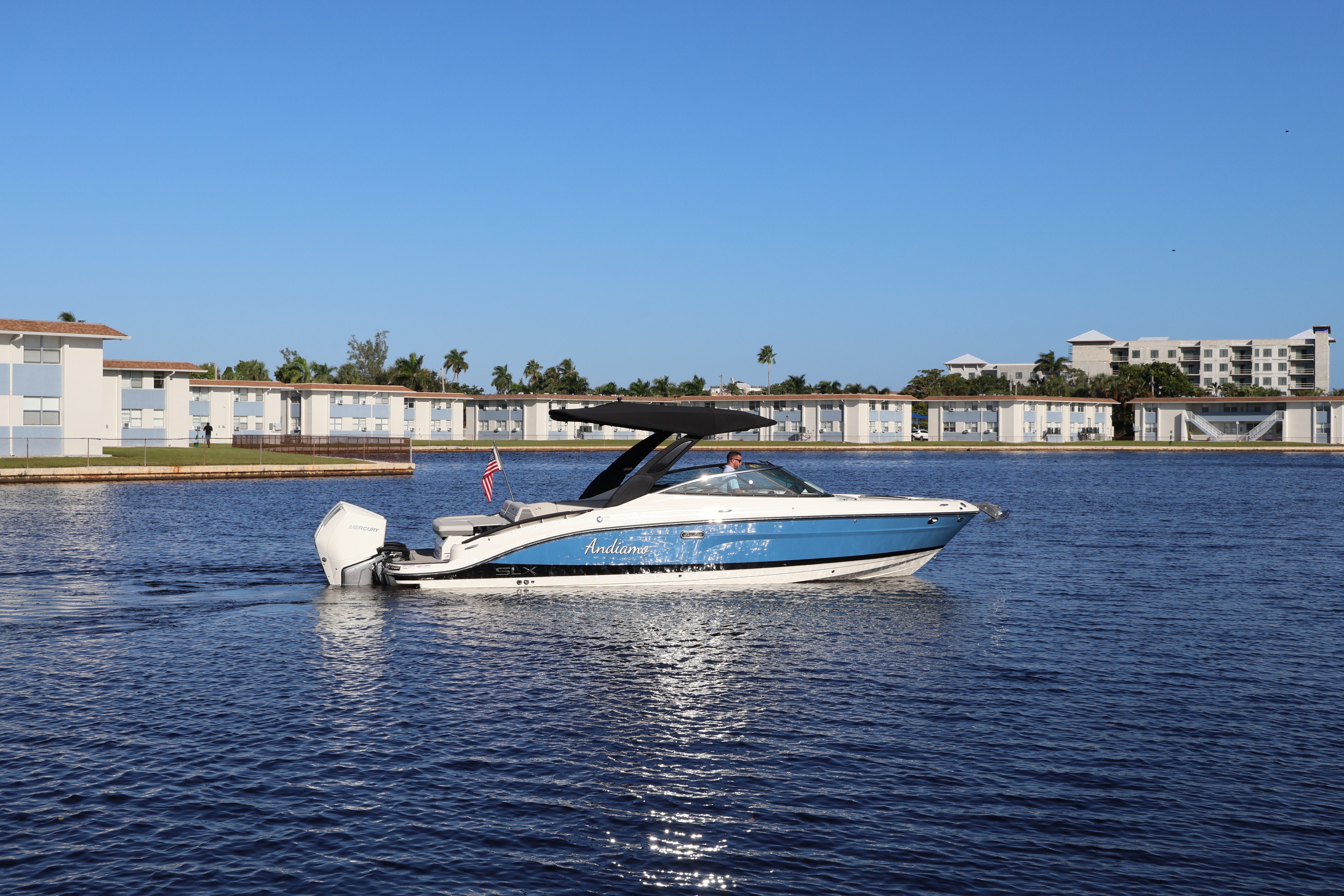 2024 Sea Ray 280 SLX OUTBOARD W 230 in naples FL