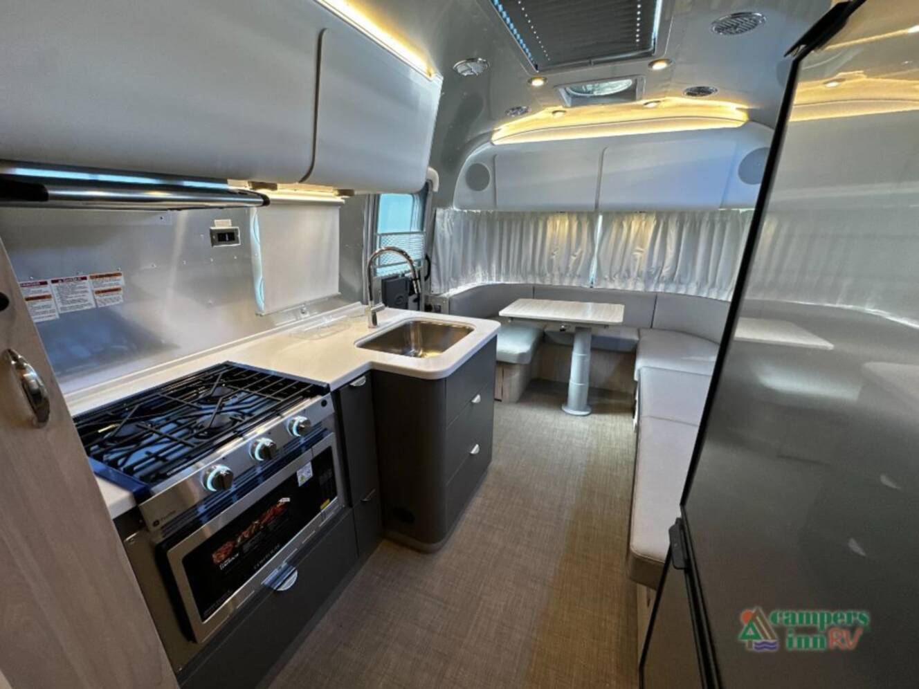A photo of this 2027 Airstream Globetrotter 25FBT