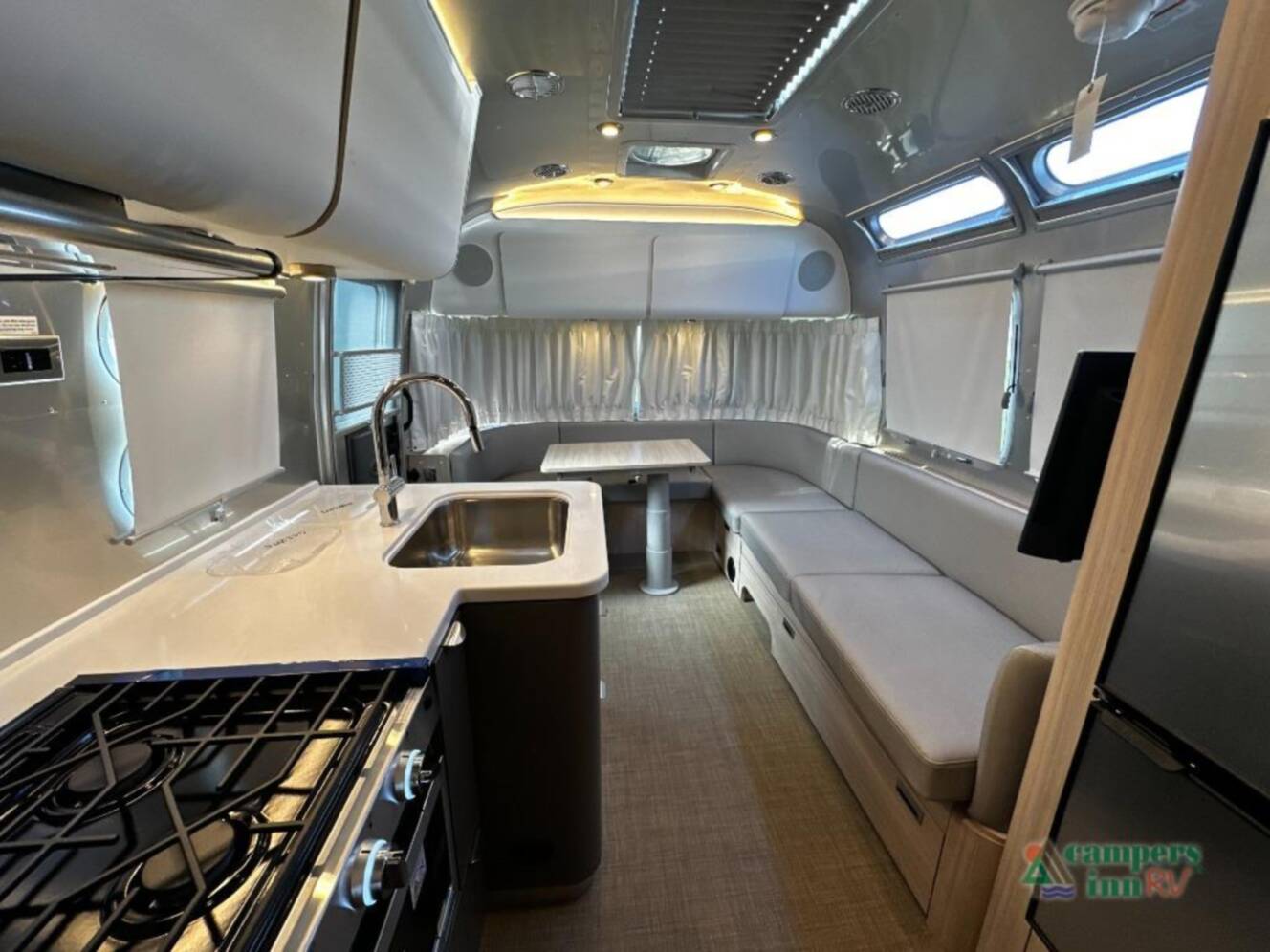 A photo of this 2027 Airstream Globetrotter 25FBT