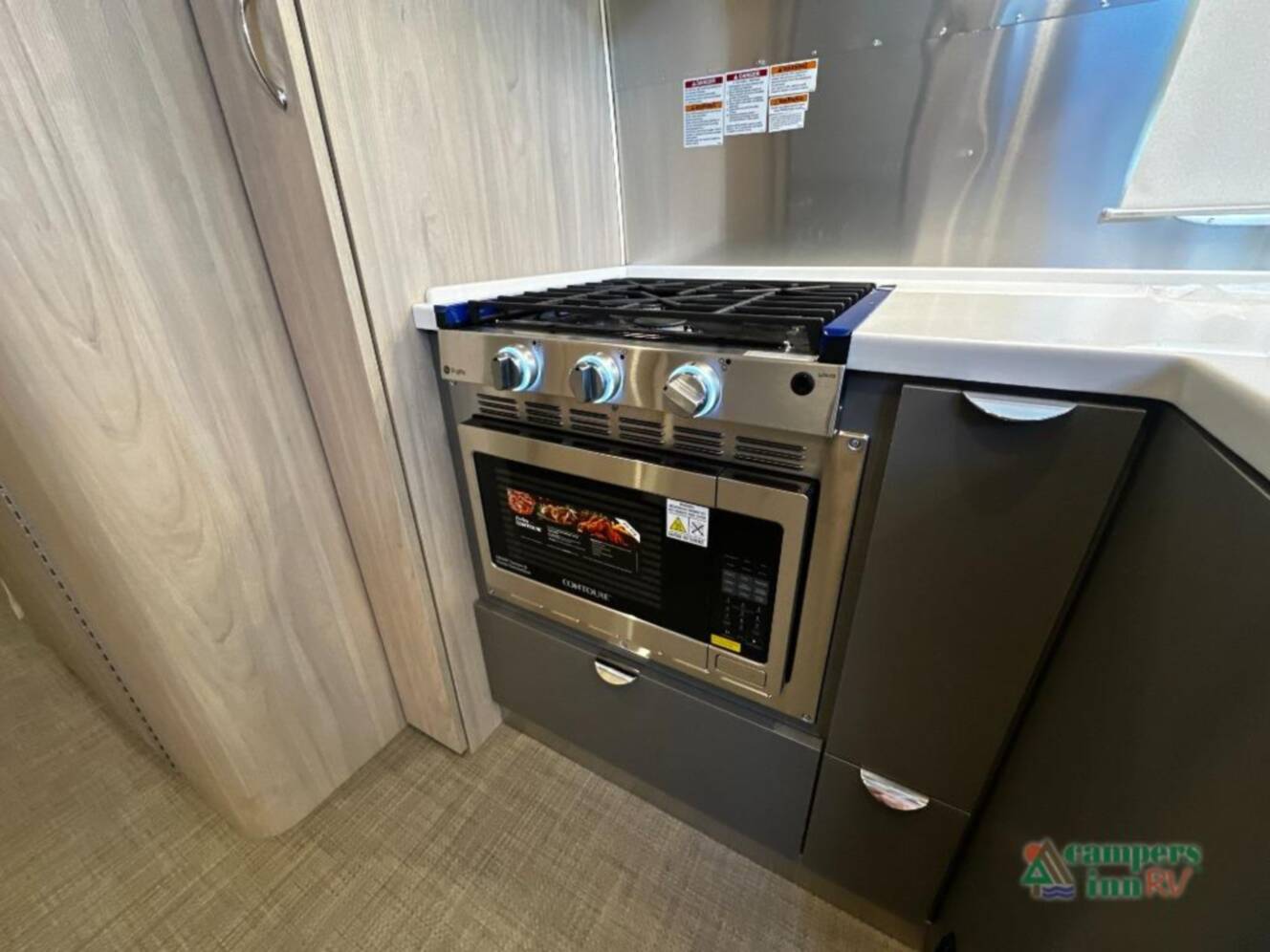 A photo of this 2027 Airstream Globetrotter 25FBT