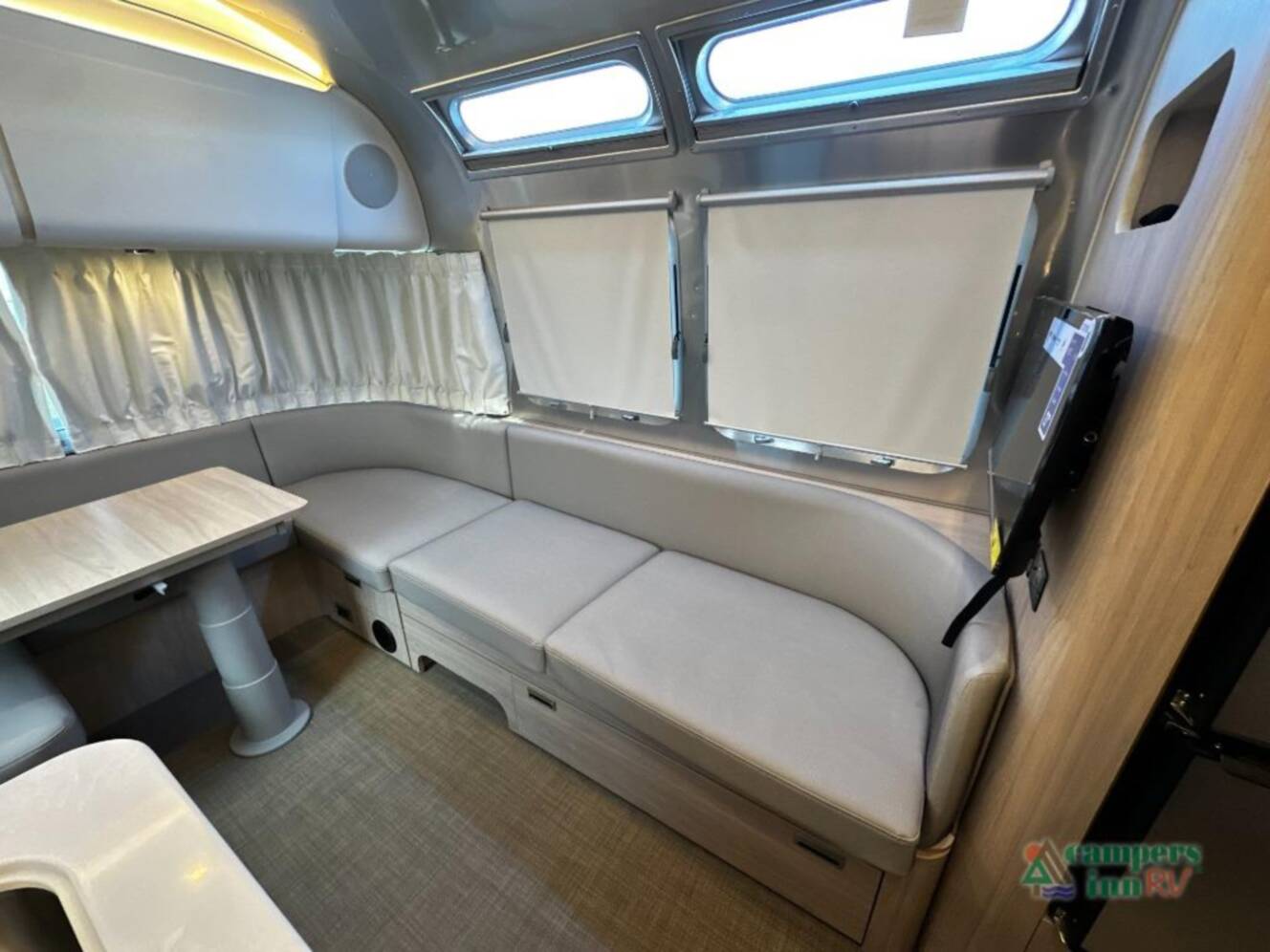 A photo of this 2027 Airstream Globetrotter 25FBT