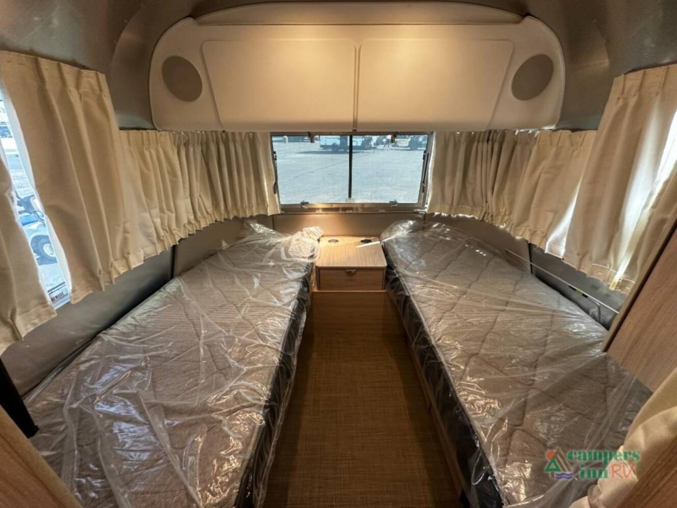 A photo of this 2027 Airstream Globetrotter 25FBT