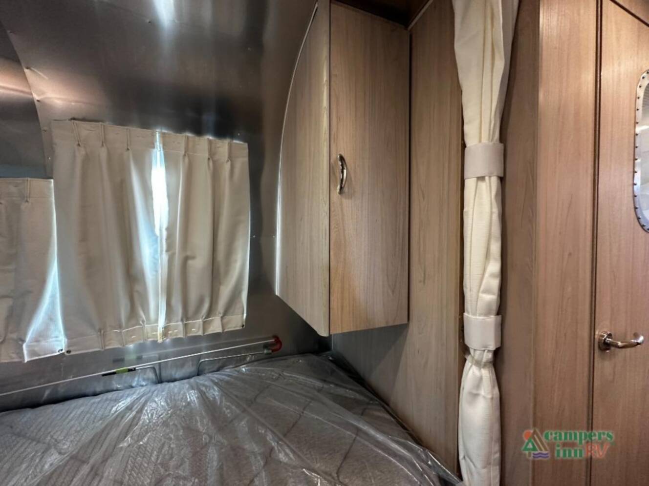 A photo of this 2027 Airstream Globetrotter 25FBT