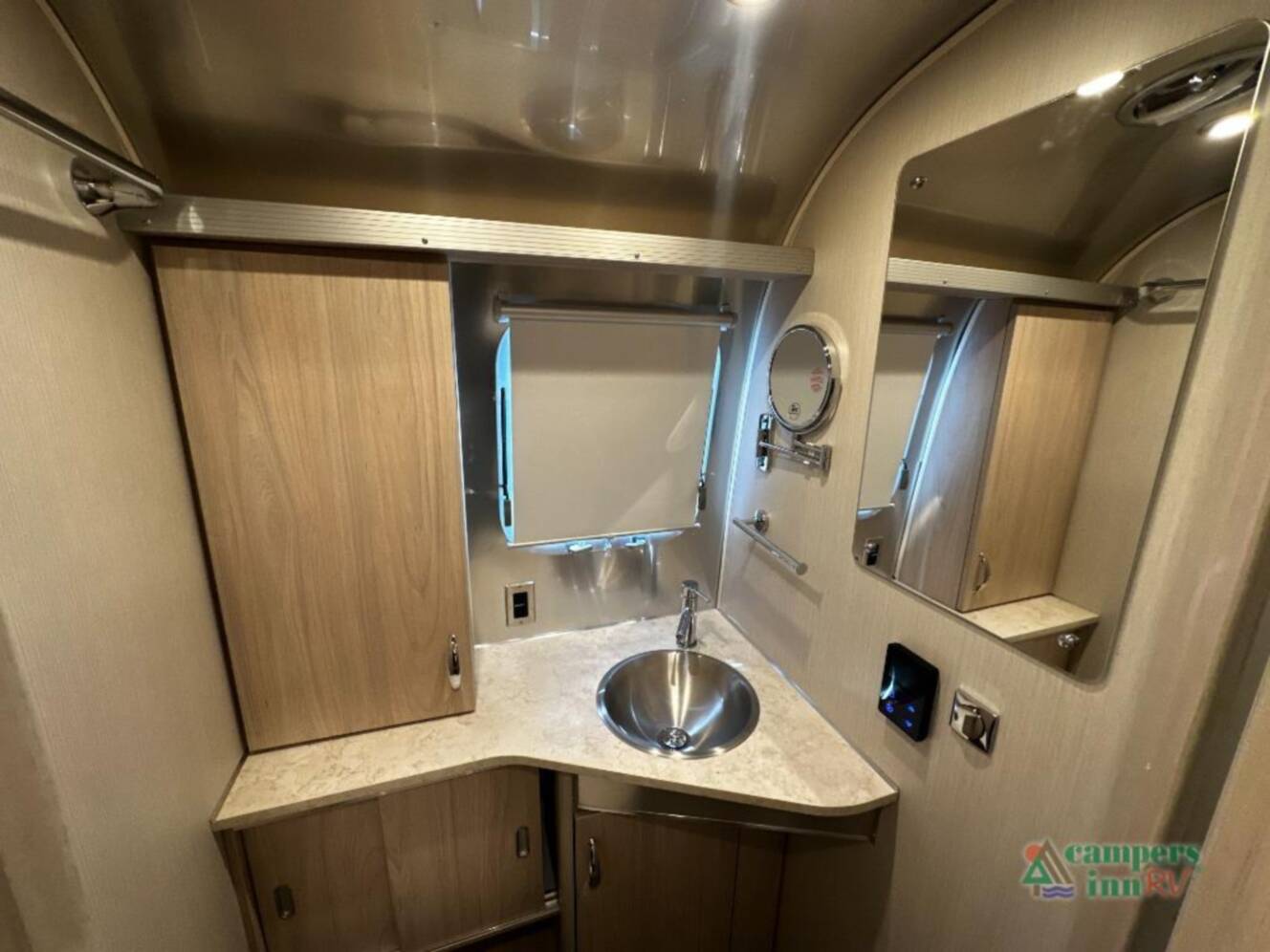 A photo of this 2027 Airstream Globetrotter 25FBT
