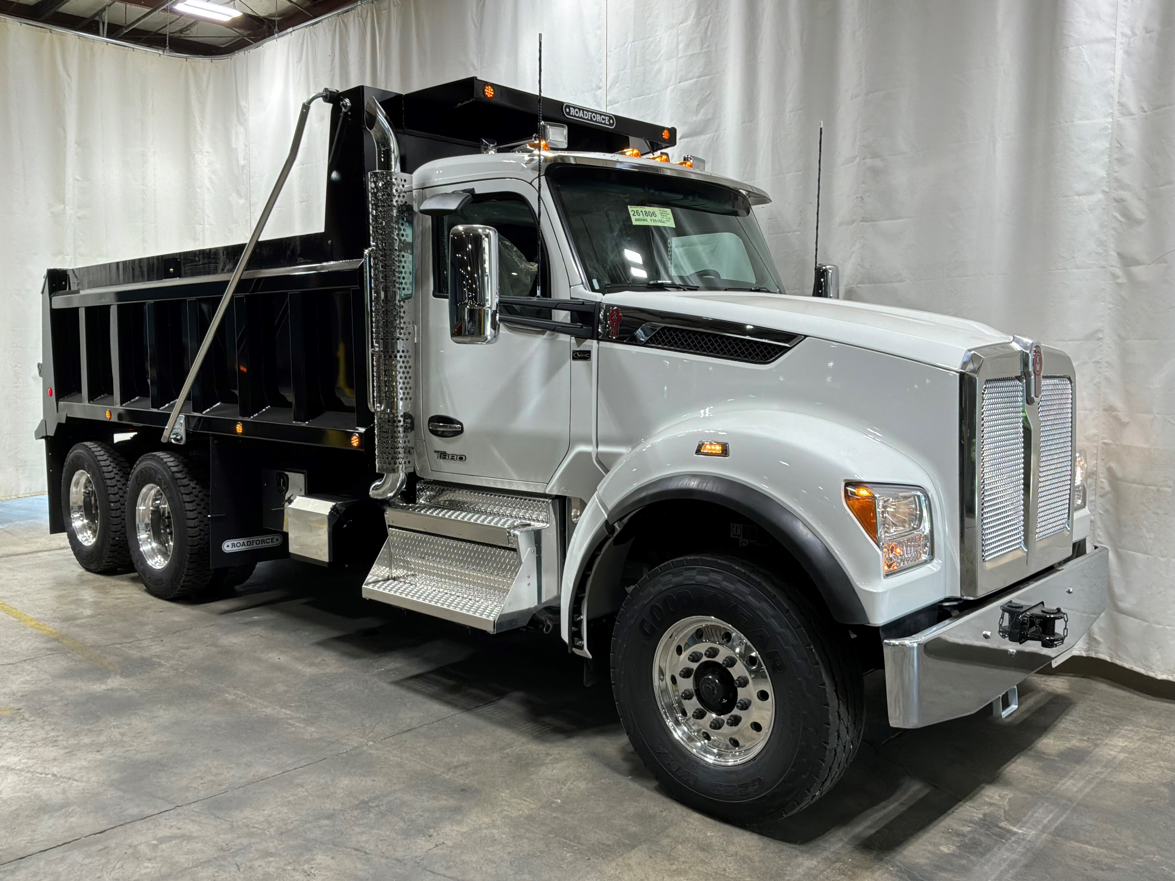 2027 KENWORTH T880S PH in Port Wentworth, GA