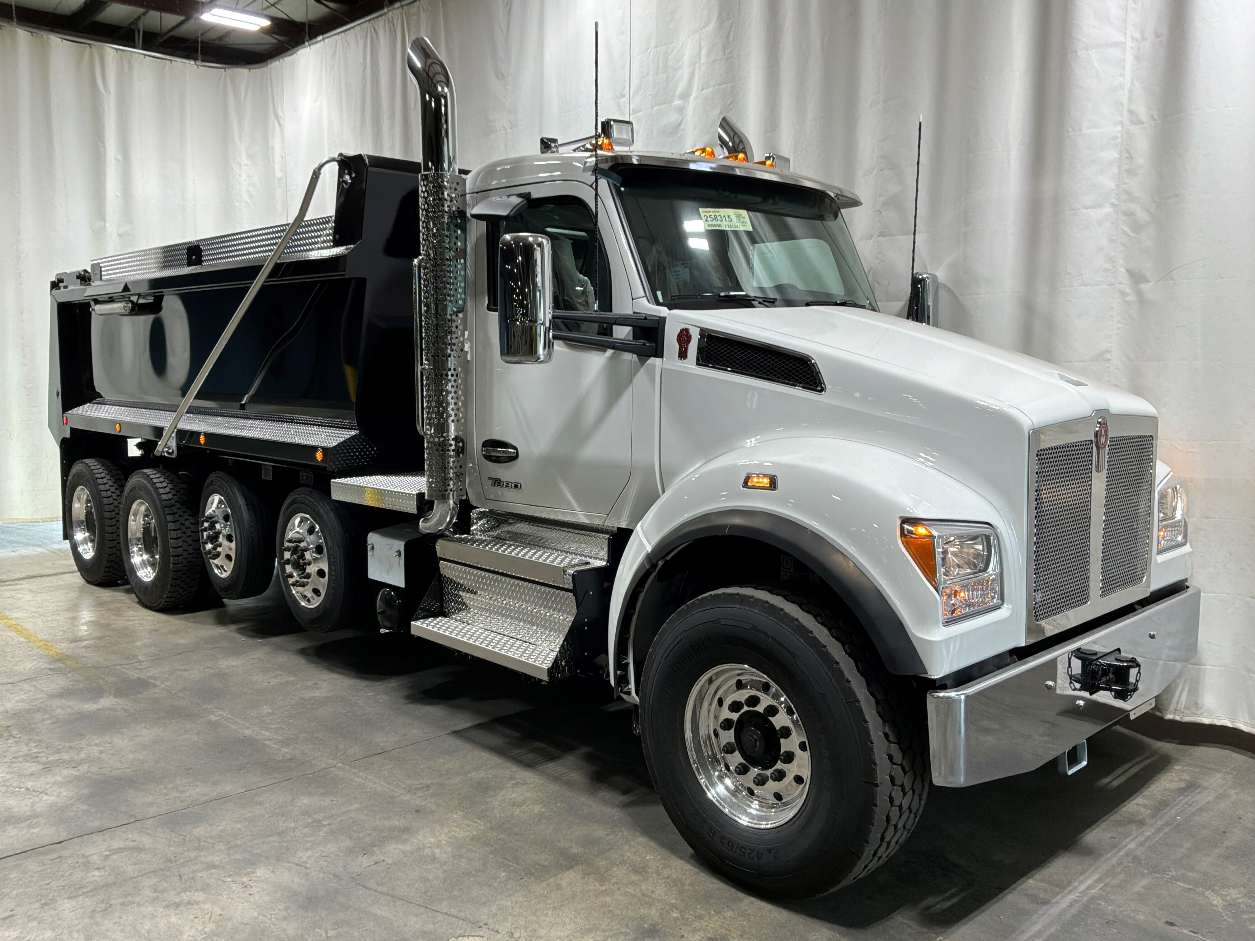 2027 KENWORTH T880S in Battleboro, NC
