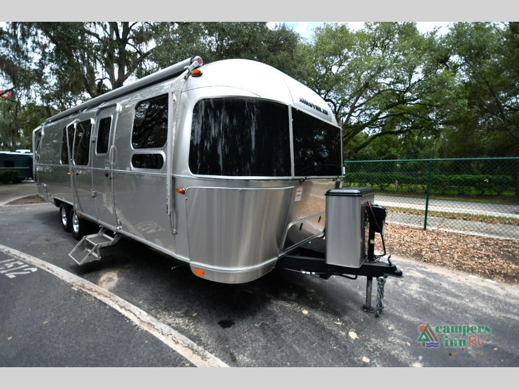 2023 Airstream Flying Cloud 30FB-Office in seffner FL