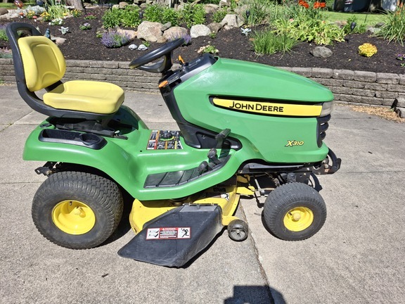 2012 John Deere X310 in North Royalton, OH