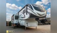 2022 Grand Design Solitude S-Class 3950BH RV