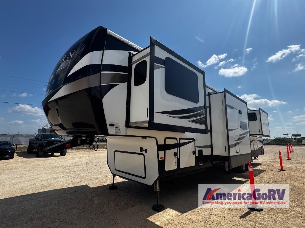 2019 Heartland Bighorn 3950FL in seguin TX