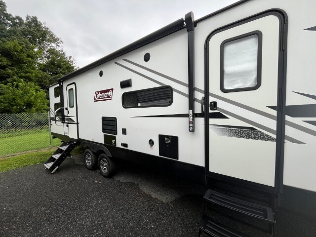 2022 Dutchmen Rv Coleman Light 2835BH in wind gap PA