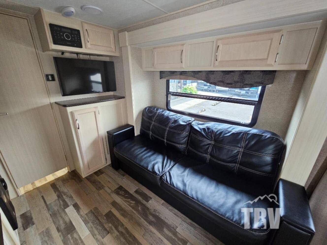 A photo of this 2018 Winnebago Industries Towables Micro Minnie 2106FBS