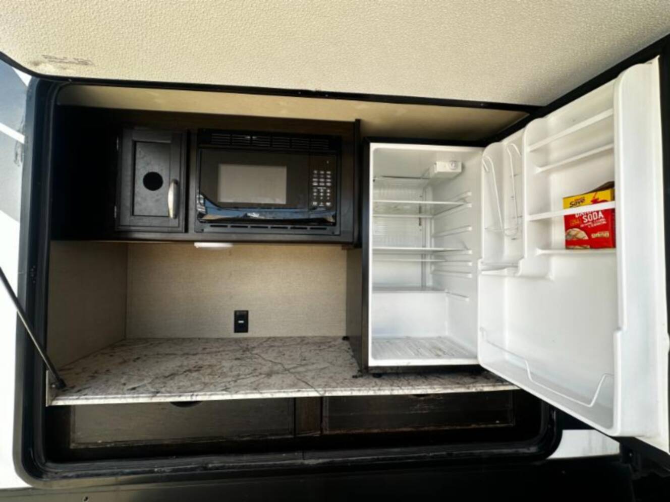 A photo of this 2017 Grand Design Imagine 3150BH