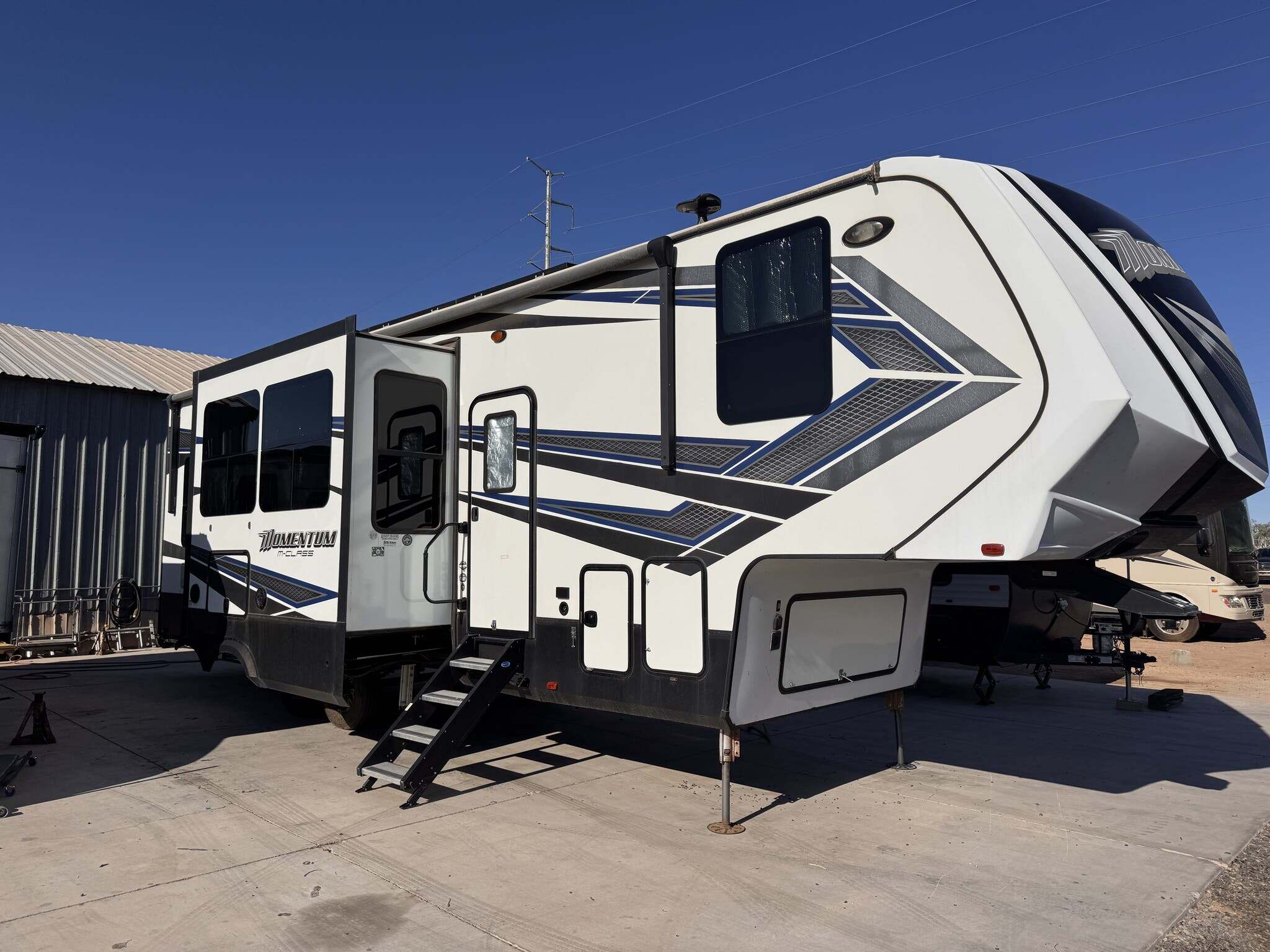 2019 Grand Design Momentum M-CLASS 328M in casa grande AZ