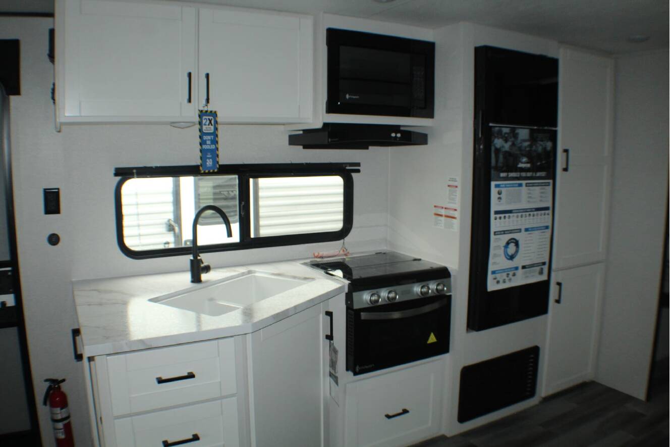 A photo of this 2026 Jayco Jay Flight SLX 261BHS