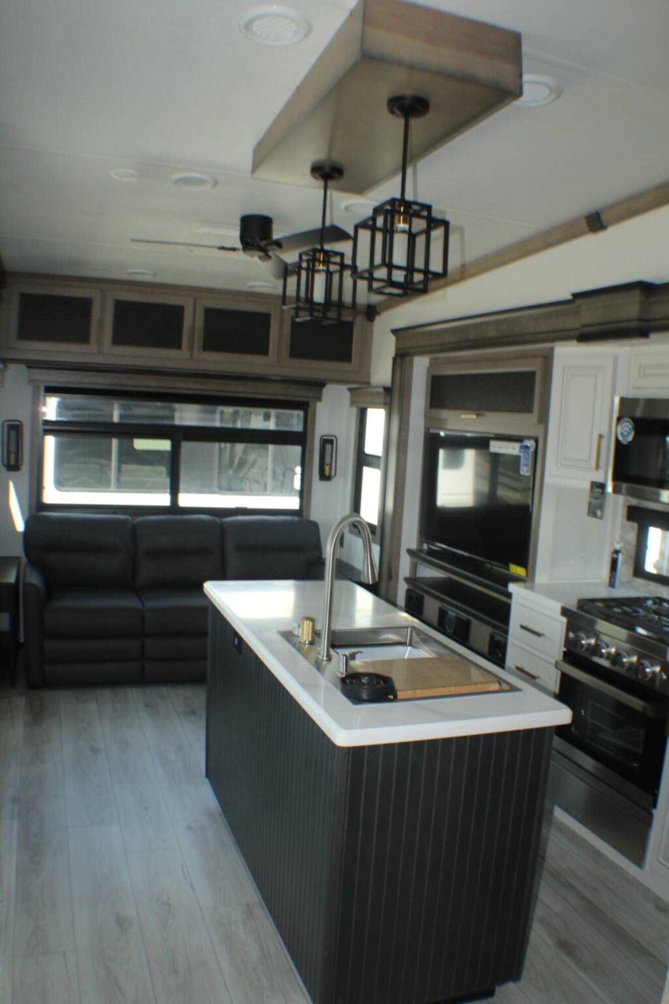 A photo of this 2025 Keystone Montana 3123RL