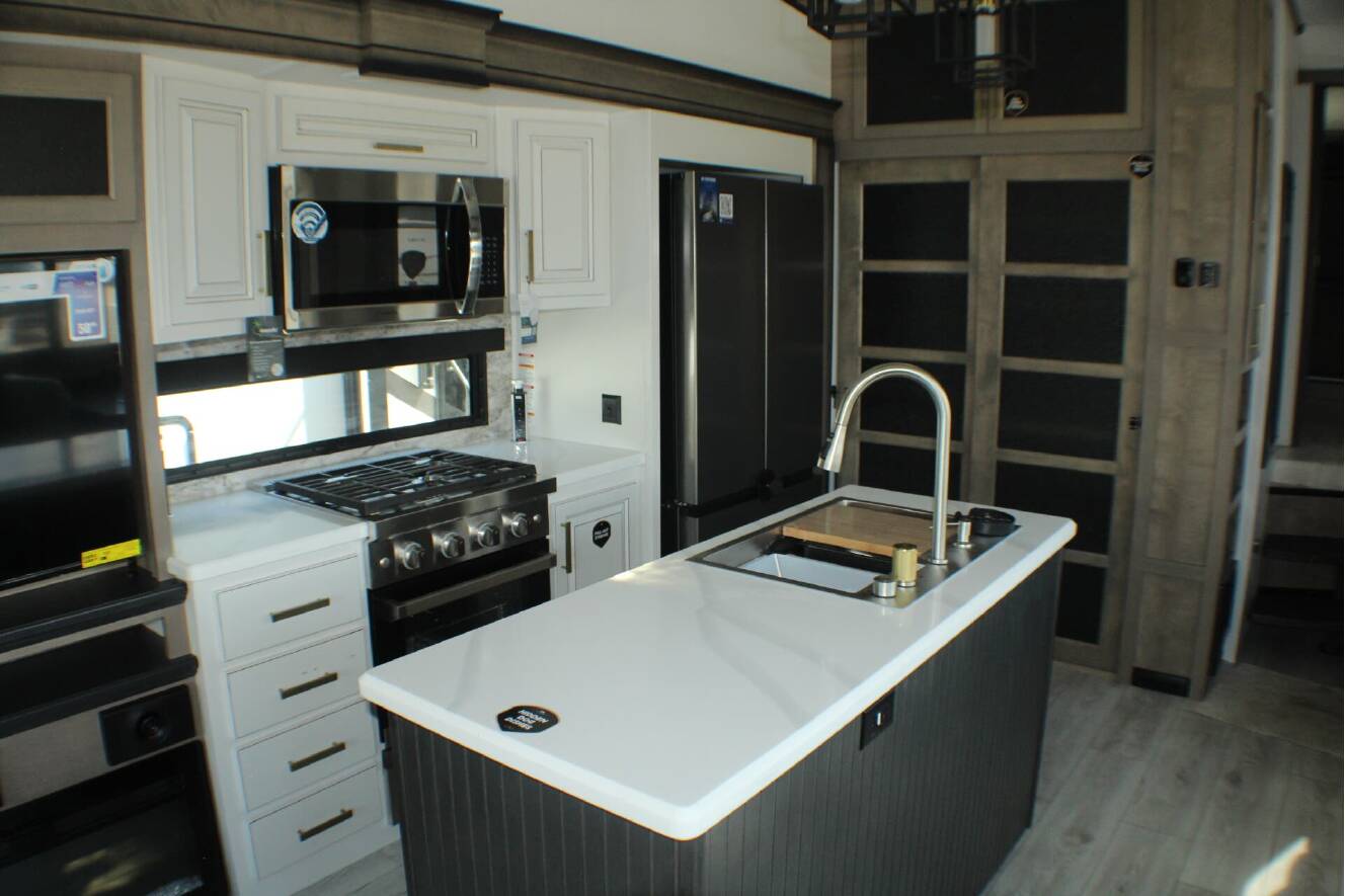 A photo of this 2025 Keystone Montana 3123RL