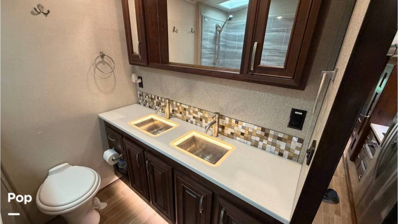 A photo of this 2020 Jayco Pinnacle 36SSWS