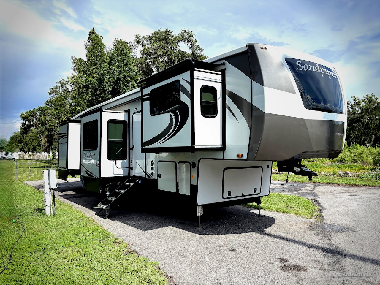 2022 Forest River Sandpiper Luxury 379FLOK in ocala FL