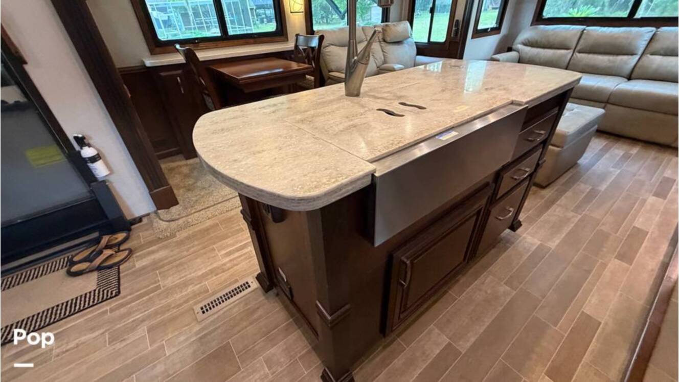 A photo of this 2020 Jayco Pinnacle 36SSWS