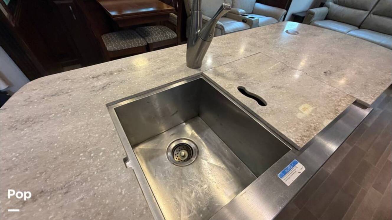 A photo of this 2020 Jayco Pinnacle 36SSWS