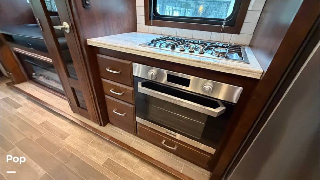 A photo of this 2020 Jayco Pinnacle 36SSWS