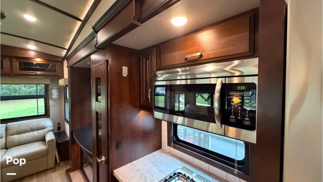A photo of this 2020 Jayco Pinnacle 36SSWS