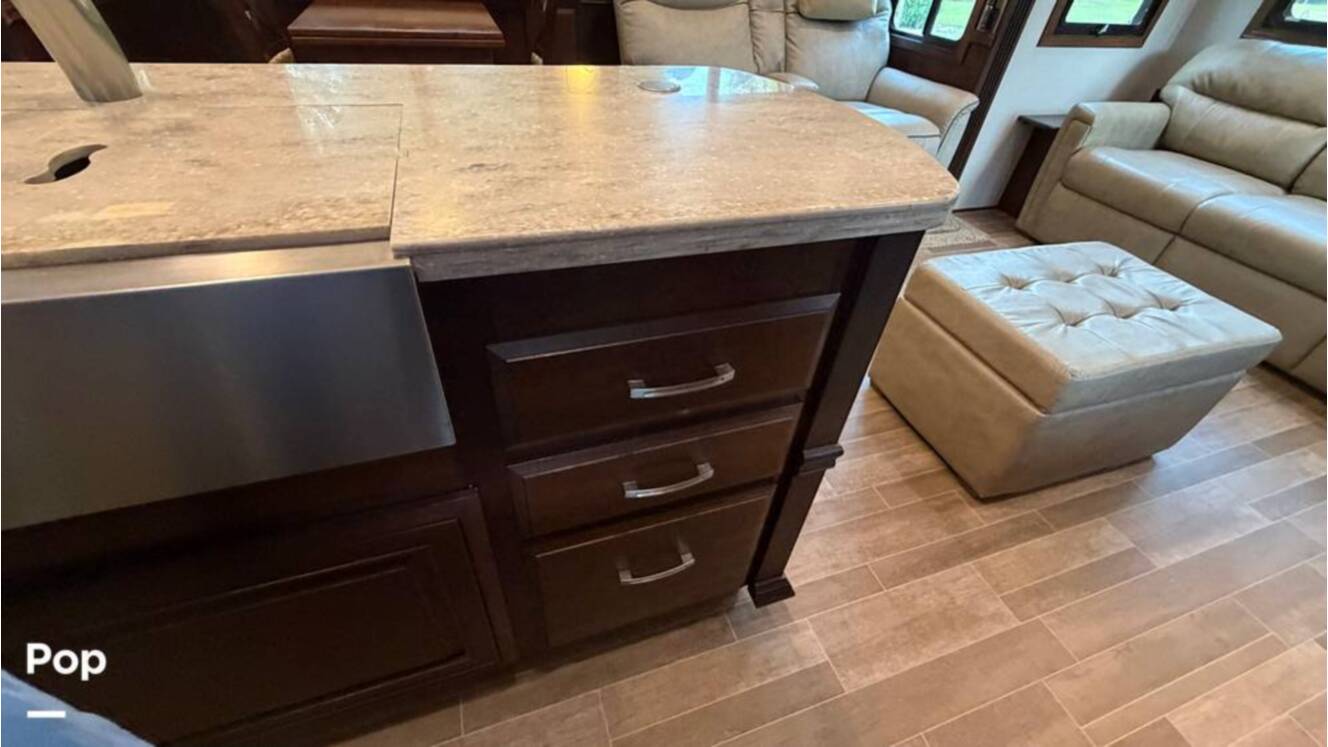 A photo of this 2020 Jayco Pinnacle 36SSWS