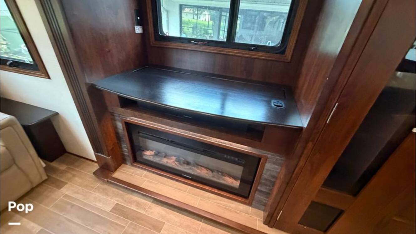 A photo of this 2020 Jayco Pinnacle 36SSWS