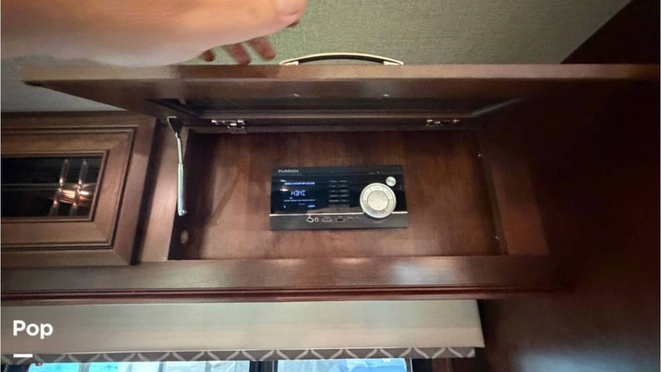 A photo of this 2020 Jayco Pinnacle 36SSWS