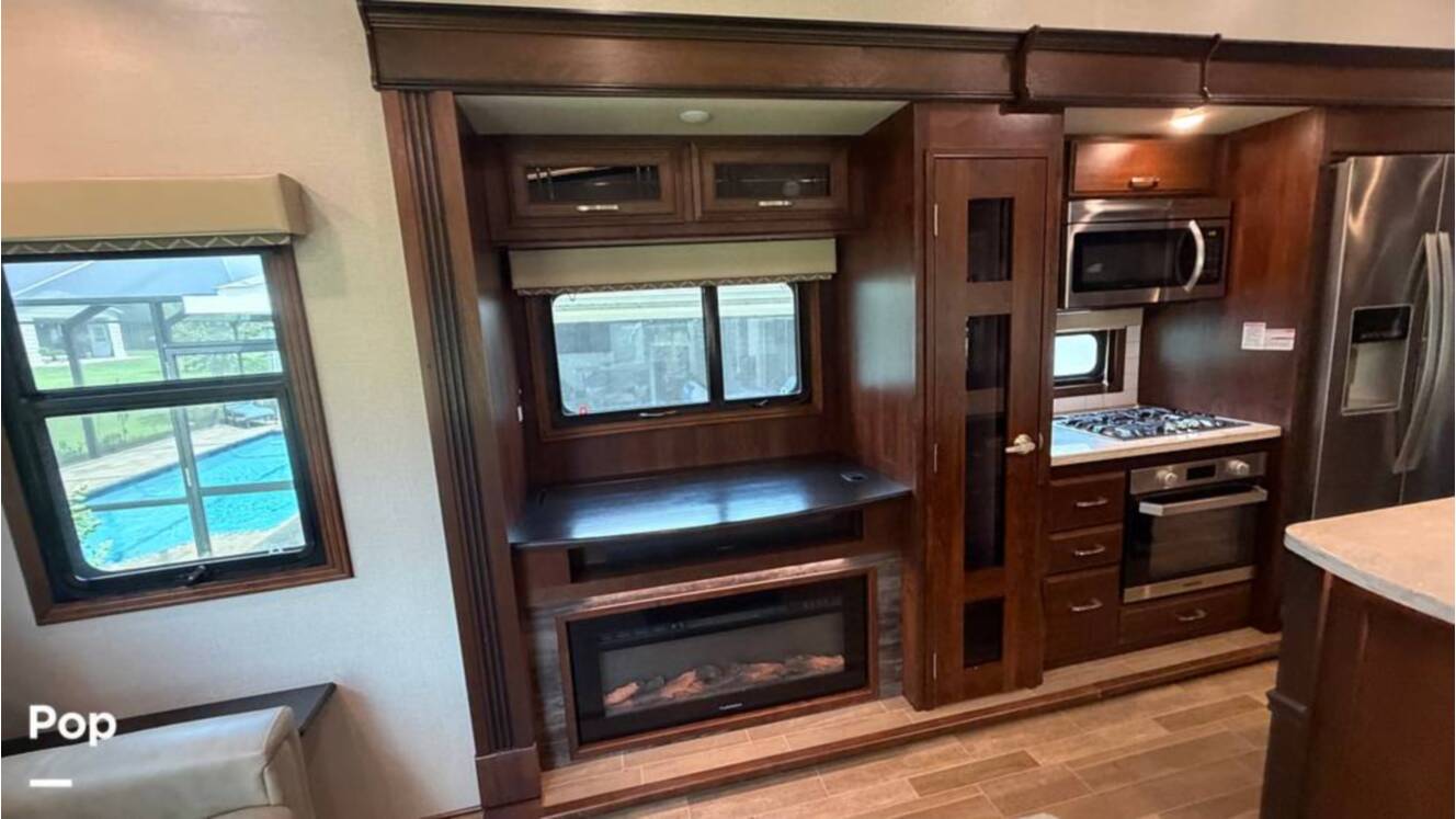 A photo of this 2020 Jayco Pinnacle 36SSWS