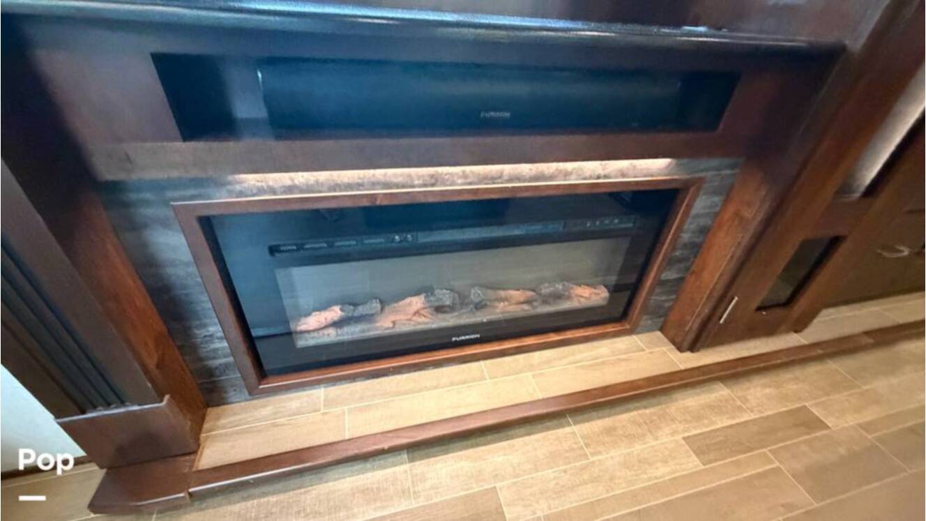 A photo of this 2020 Jayco Pinnacle 36SSWS