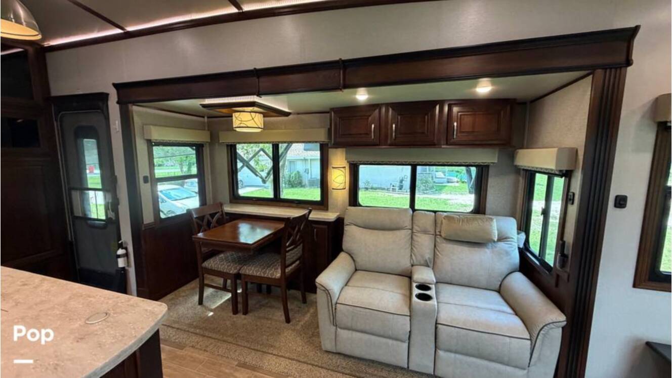 A photo of this 2020 Jayco Pinnacle 36SSWS