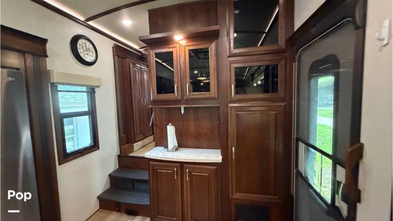 A photo of this 2020 Jayco Pinnacle 36SSWS