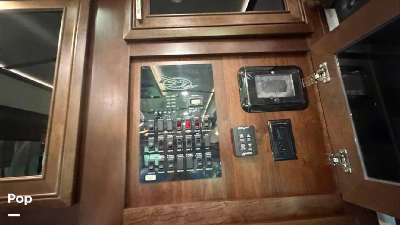 A photo of this 2020 Jayco Pinnacle 36SSWS