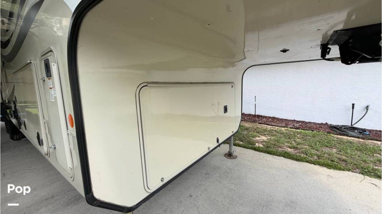 A photo of this 2020 Jayco Pinnacle 36SSWS
